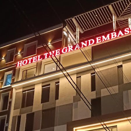 The Grand Embassy Hotel West Bengal Māldah Extérieur photo