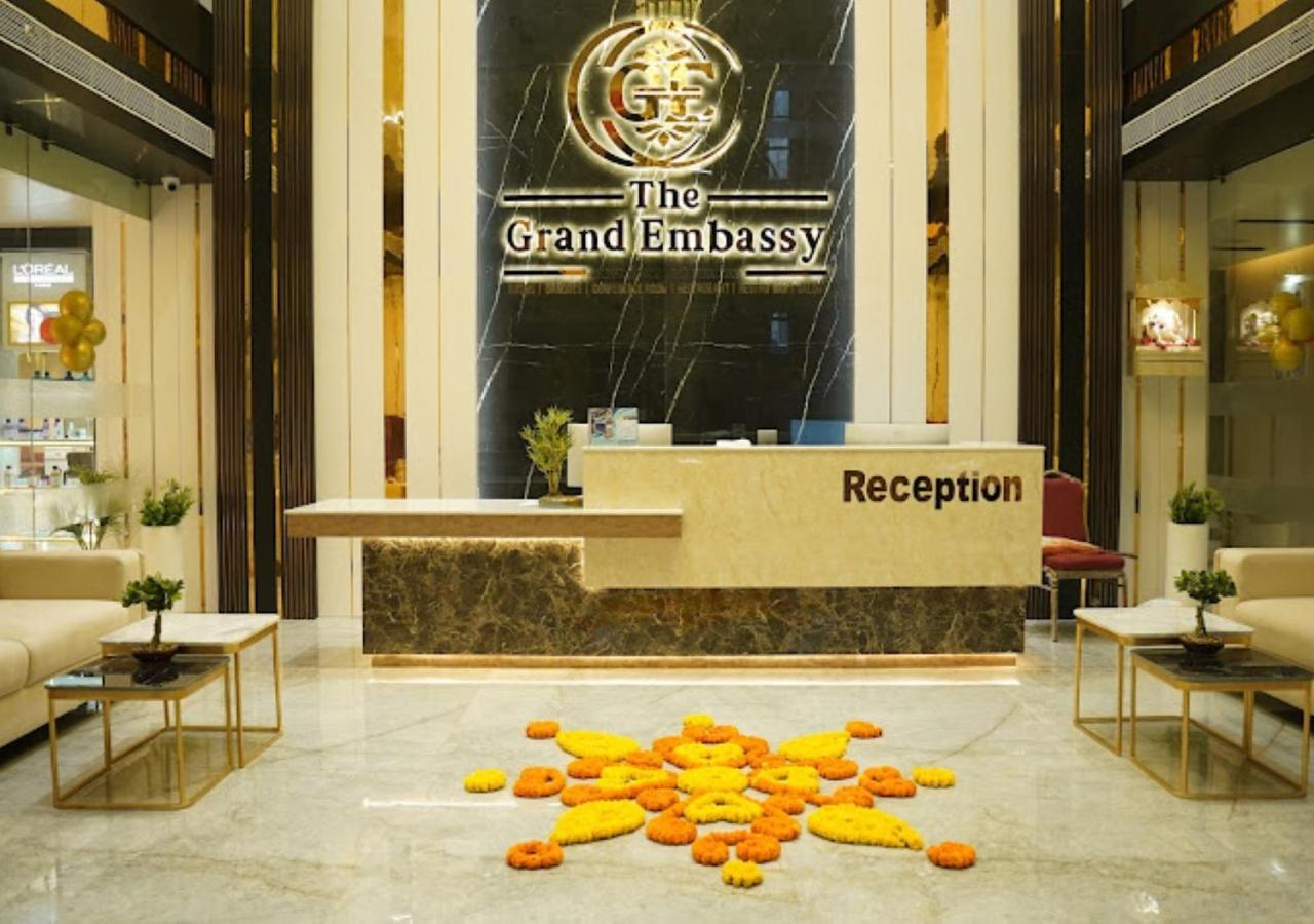 The Grand Embassy Hotel West Bengal Māldah Extérieur photo